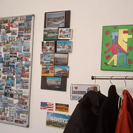 Double Bed In Sharing Apartman