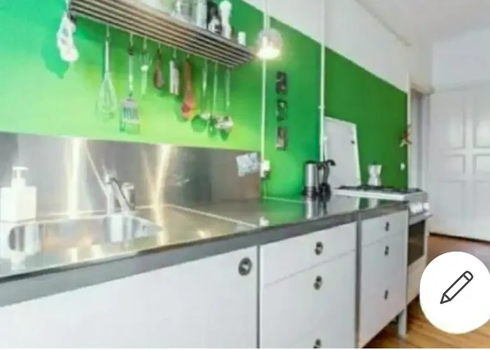 Double Bed In Sharing *