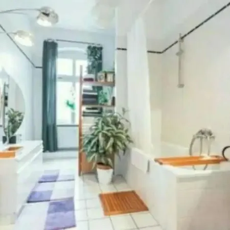 Apartment Double Bed In Sharing Berlin
